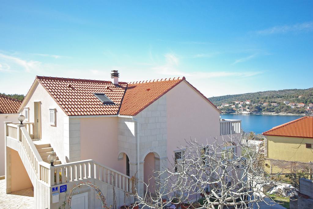 Apartments Villa Rose Sumartin Εξωτερικό φωτογραφία